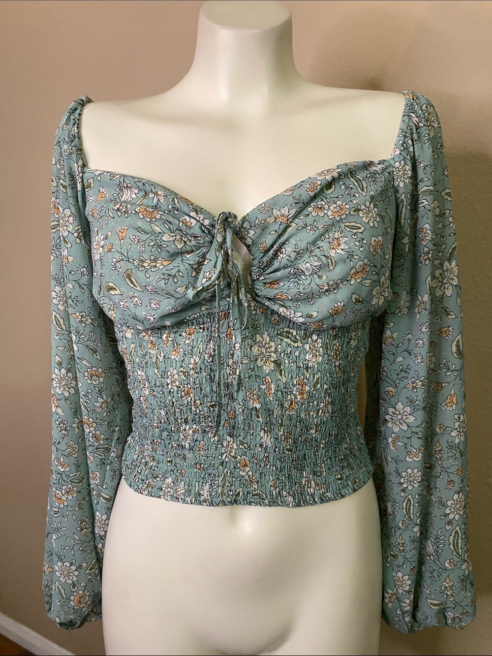 Love Tree Sage Floral Smocked sweetheart boho coquette Crop Top L
